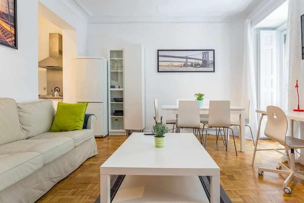 Apartamento Confortable En Atocha Apartment Madrid Exterior photo