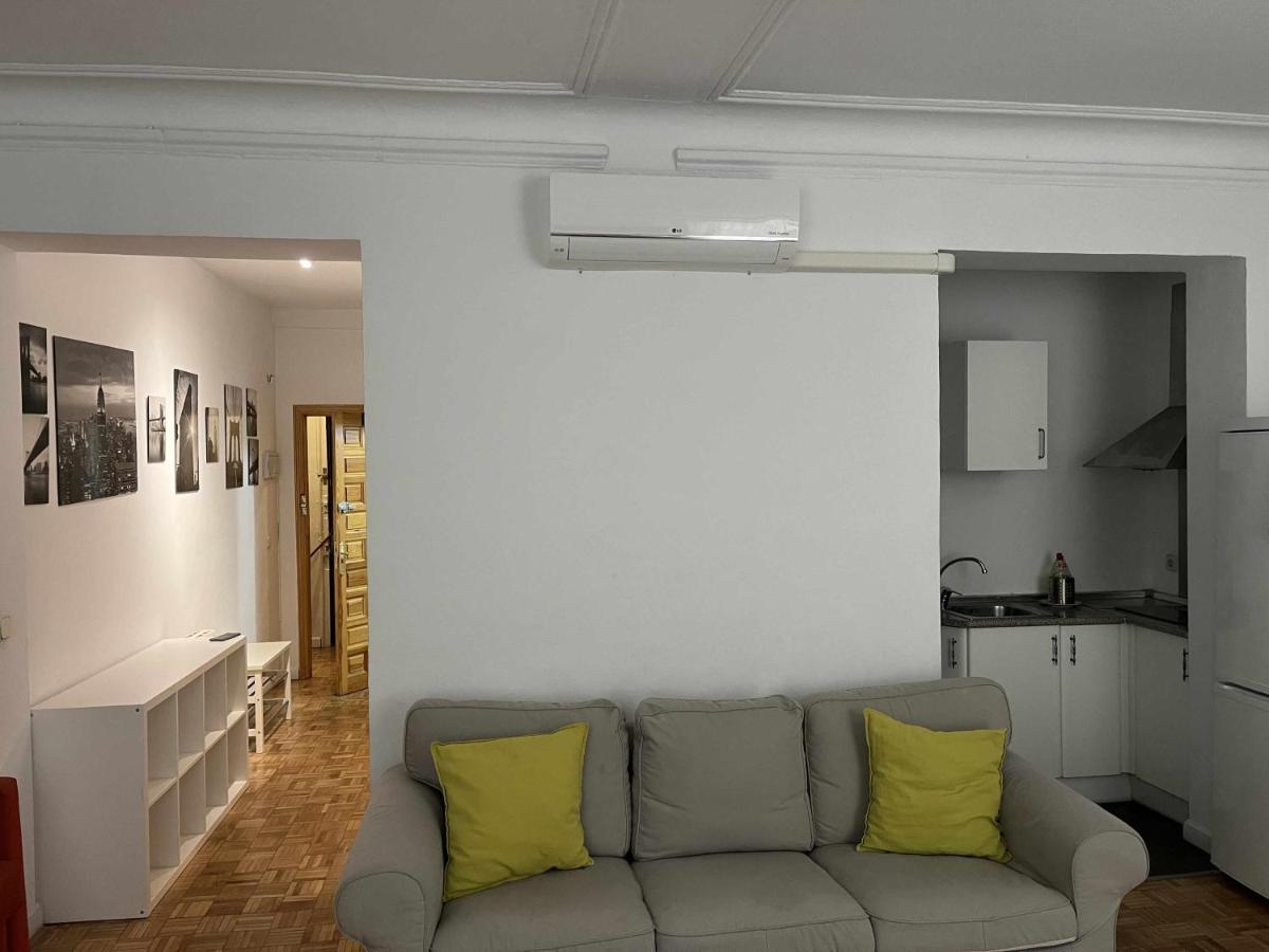 Apartamento Confortable En Atocha Apartment Madrid Exterior photo